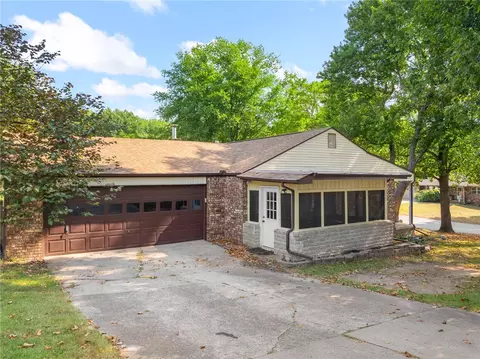 1202 Eugene St, Harrison, AR 72601 photo 3