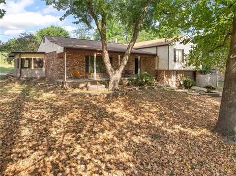 1202 Eugene St, Harrison, AR 72601 photo 2