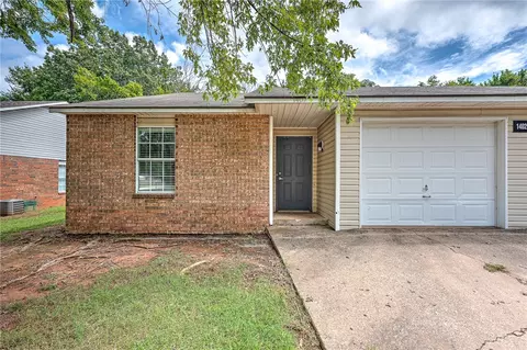 1402 N Boxley Ave, Fayetteville, AR 72704