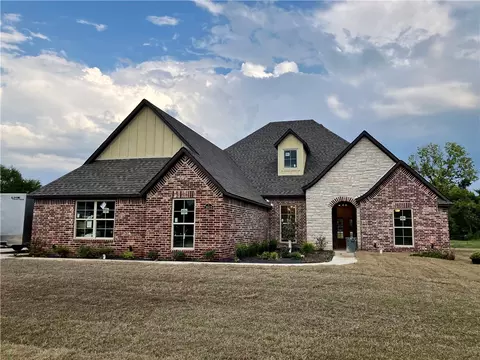 3915 Owl Creek Pl, Fayetteville, AR 72704