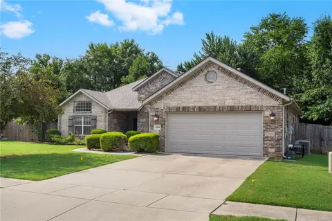 4989 W Homespun Dr, Fayetteville, AR 72704
