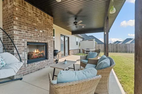 1231 Silver Maple St, Centerton, AR 72719 photo 4