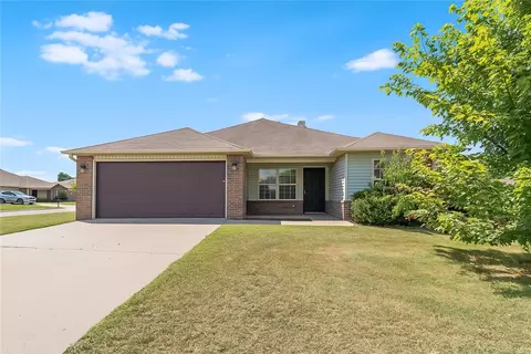 235 Glory Ln, Springdale, AR 72764