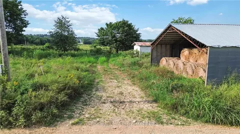 22049 E Young Rd, Summers, AR 72769 photo 3