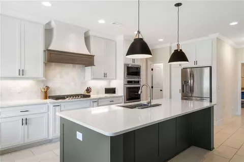 Kitchen - 1229 Oak Bend Loop, Springdale, AR 72762 photo 1 of 5