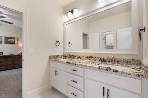 Bath - 1229 Oak Bend Loop, Springdale, AR 72762 photo 1 of 7