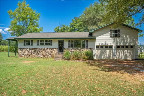 7230 Barnard Ln, Harrison, AR 72601