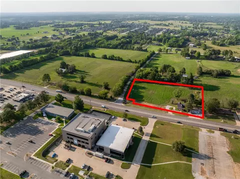 218232 W Henri De Tonti Blvd, Springdale, AR 72762