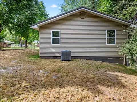 Exterior - 5339 Huzzah Dr, Harrison, AR 72601 photo 3 of 4