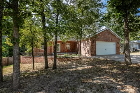 40 Merritt Dr, Bella Vista, AR 72714