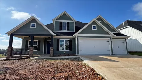 2709 Amaris Ave, Lowell, AR 72745