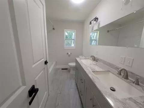 Bath - 4166 Terrapin Rd, Harrison, AR 72601 photo 2 of 2