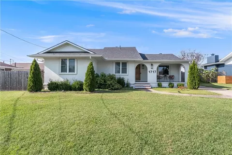 1717 W Poplar St, Rogers, AR 72758