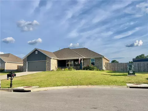 166 Youngblood Pl, Huntsville, AR 72740