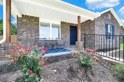 2496 N Raven Ln, Fayetteville, AR 72704