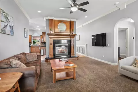 300 Windsor Dr, Centerton, AR 72719