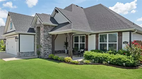 1021 Red Maple St, Centerton, AR 72719 photo 3