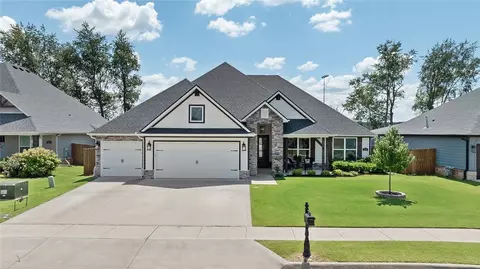 1021 Red Maple St, Centerton, AR 72719