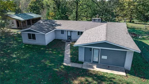 10167 Fishback Rd, Gravette, AR 72736