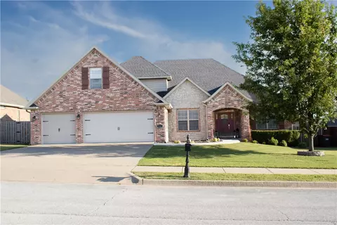8255 La Scala Ave, Springdale, AR 72762