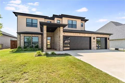 3601 SW Aurora Ln, Bentonville, AR 72713