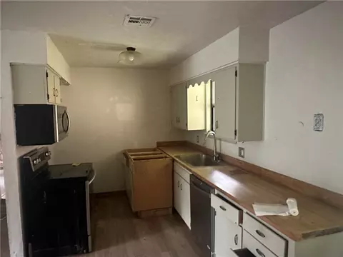 Kitchen - 20438 Highway 295, Wesley, AR 72773 photo 1 of 1