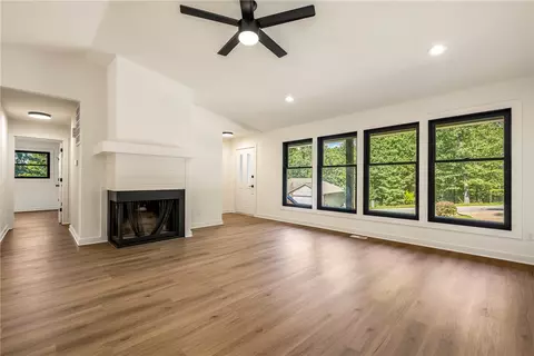1 Adams Ln, Bella Vista, AR 72715
