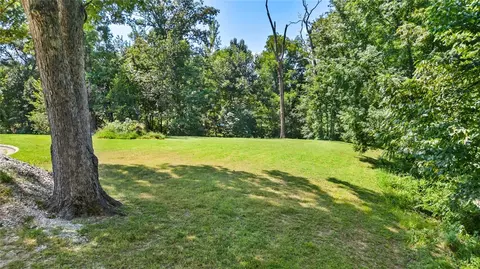 S Queensborough Lane, Rogers, AR 72758