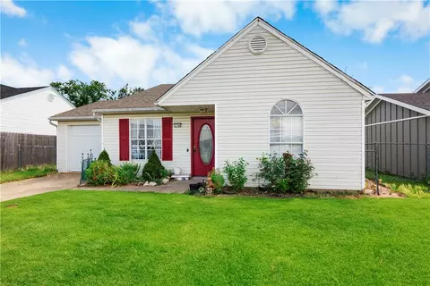 1104 W Easy St, Rogers, AR 72756