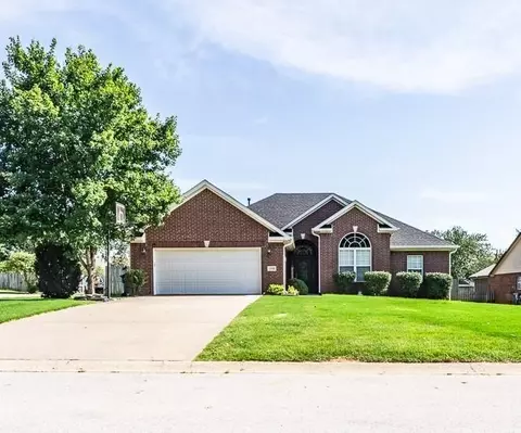 2806 SE 3rd St, Bentonville, AR 72712