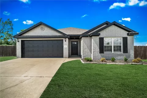 3009 W Sunset Dr, Rogers, AR 72756