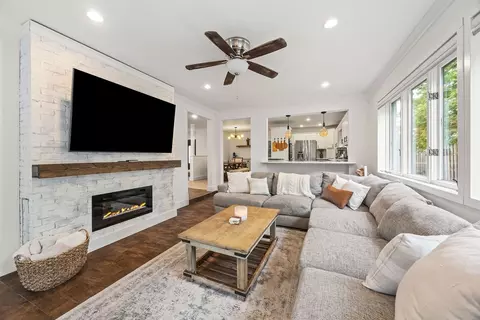 9 Bois D Arc St, Farmington, AR 72730