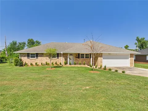 912 S 16th St, Rogers, AR 72758