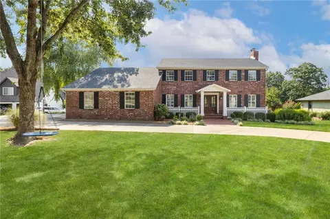 1811 El Contento Cir, Bentonville, AR 72712