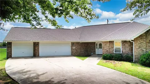 631 Mustang Ct, Centerton, AR 72719