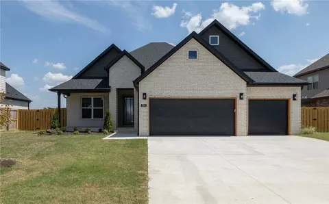 1184 Carrara St, Springdale, AR 72762