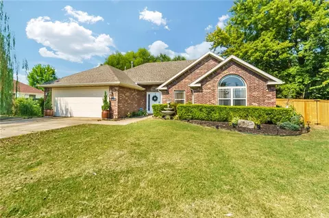 2199 Meadowbrook Dr, Elkins, AR 72727
