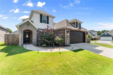 2124 Woodlark Ln, Fayetteville, AR 72704