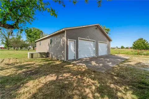 832 Klenc Rd, Springdale, AR 72762 photo 24