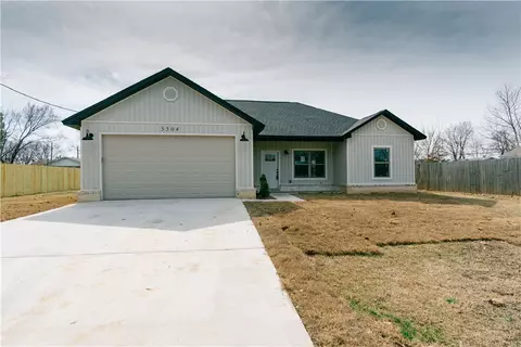 3504 E 4th St, Russellville, AR 72802