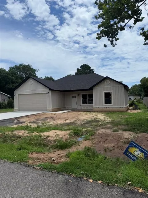 3504 E 4th St, Russellville, AR 72802