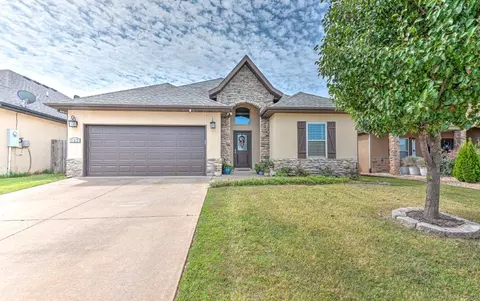 122 E Glendale Ln, Rogers, AR 72758