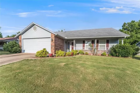 1884 Albany St, Fayetteville, AR 72704
