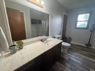 Bath - 1611 May Ln # A, Harrison, AR 72601 photo 4 of 6