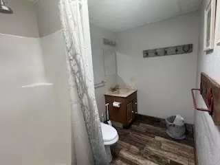 Bath - 1611 May Ln # A, Harrison, AR 72601 photo 6 of 6