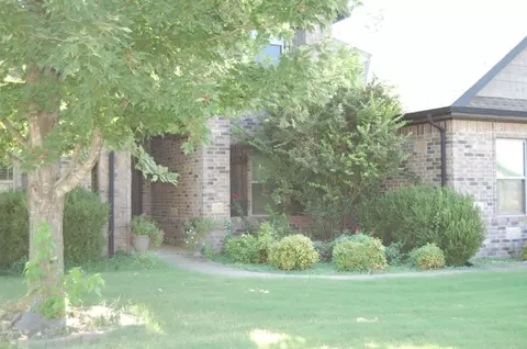 5705 S 63rd St, Rogers, AR 72758