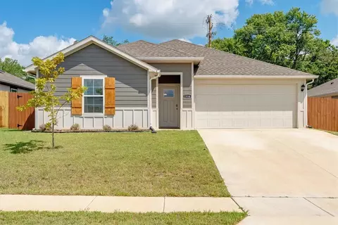 1316 Bates St, Gentry, AR 72734
