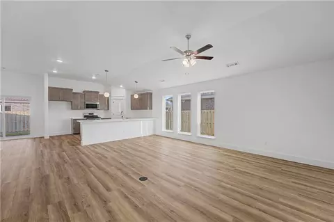 Living - 210 Ryker Rdg, Centerton, AR 72719 photo 6 of 9