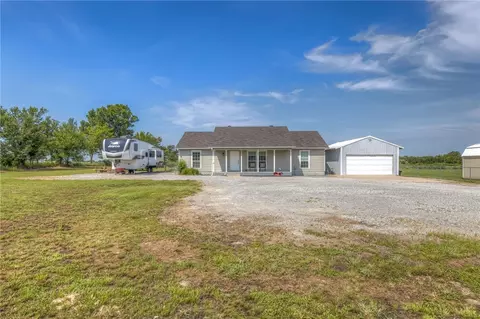 8302 Covenant Cv, Colcord, OK 74338