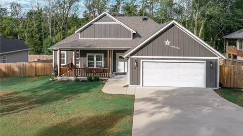 44 Overton Dr, Bella Vista, AR 72714